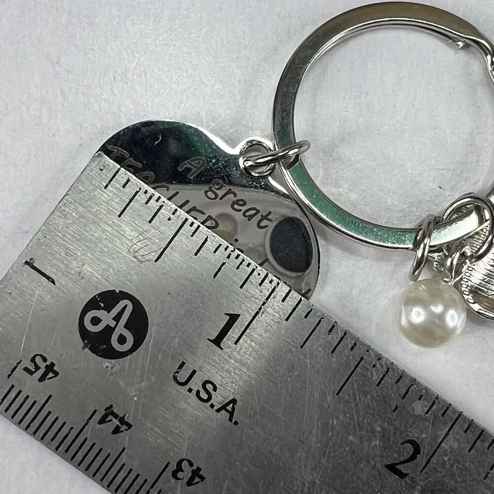 A Great Teacher is Hard To Find And Impossible to Forget Apple Keychain Keyring